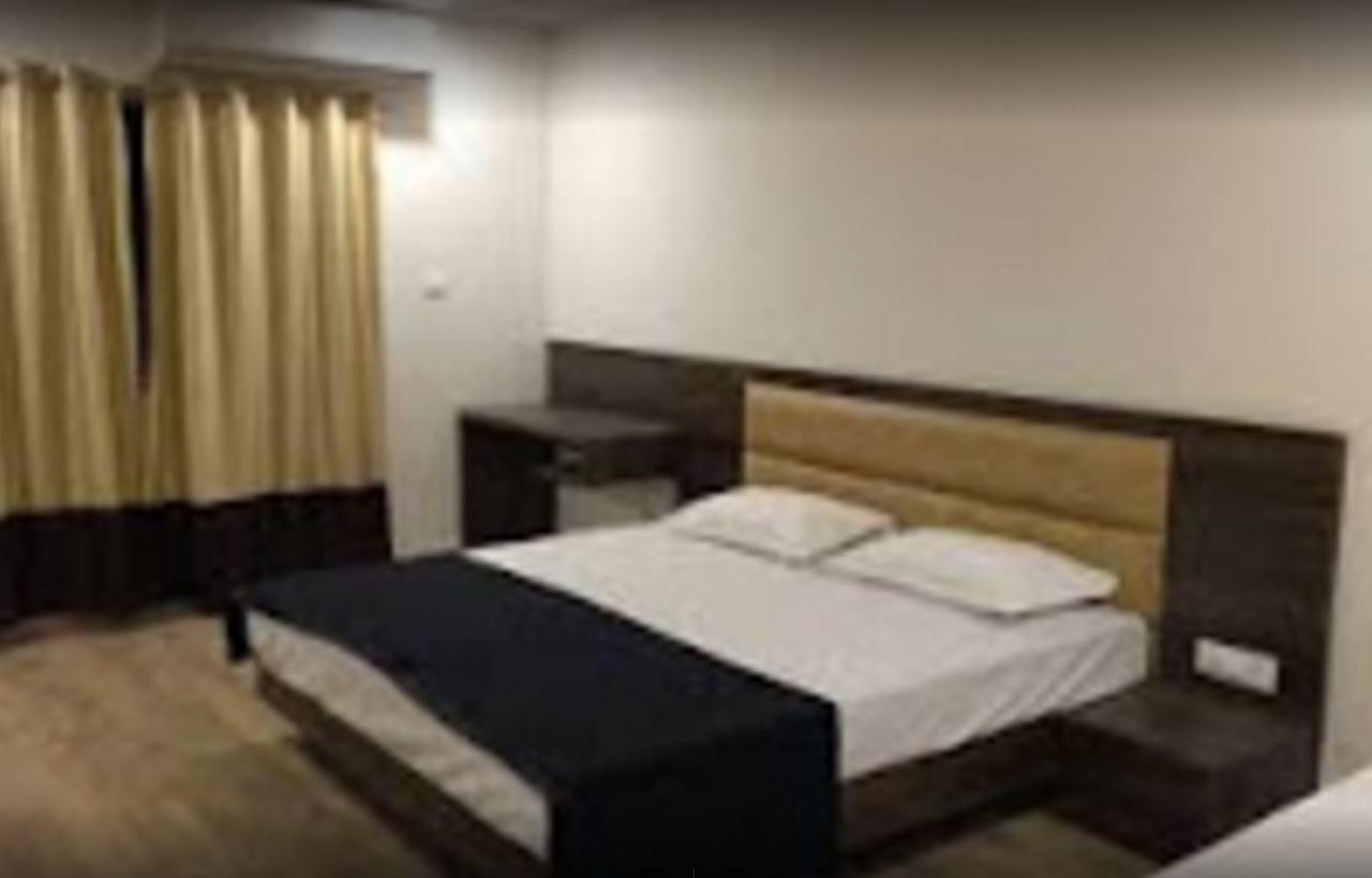 Hotel Shri Vardhan Ujjain Exterior foto
